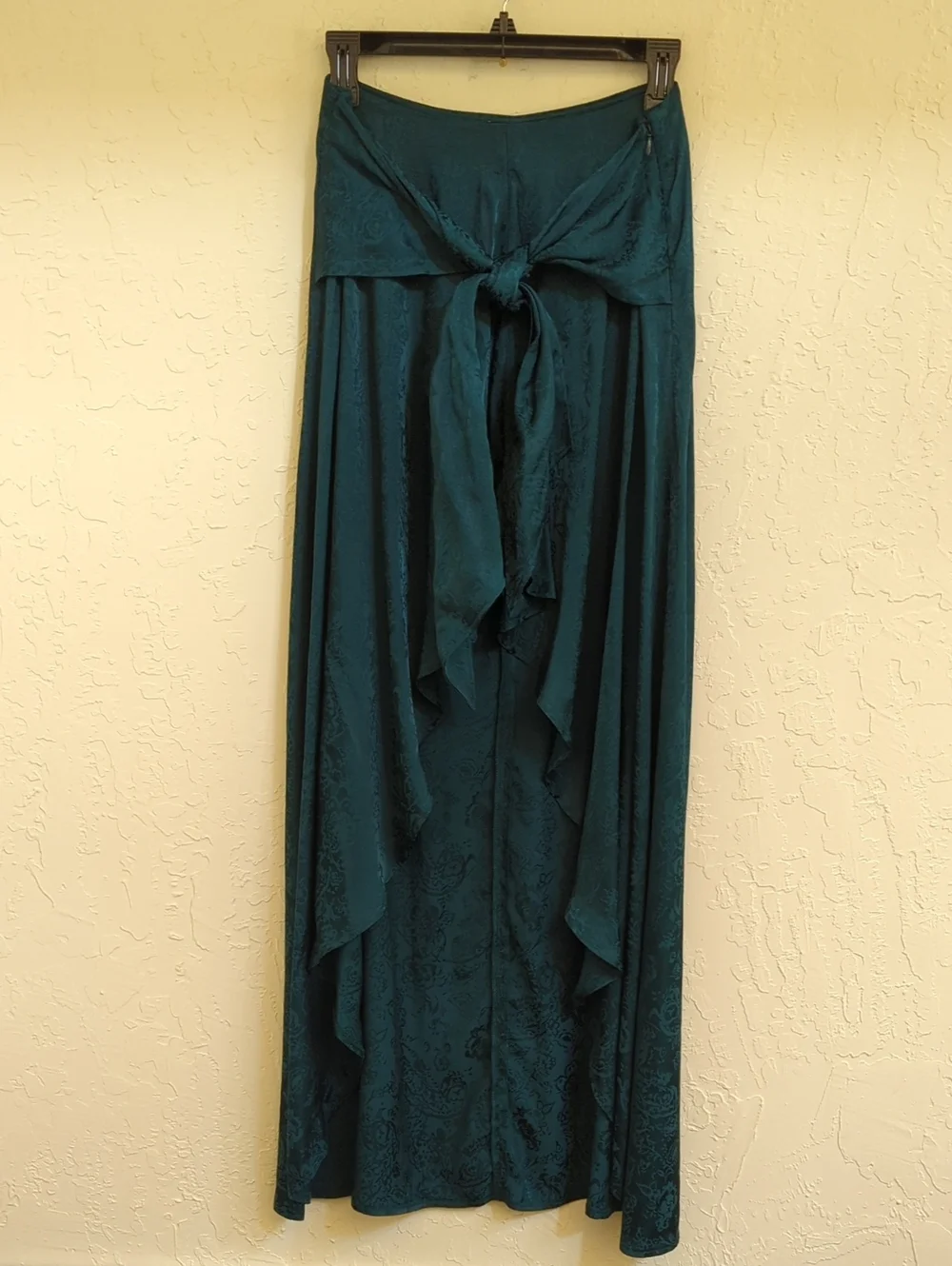 Express Green Satin Jacquard Ruffled Tie Waist High-Low Maxi Skirt Size 8